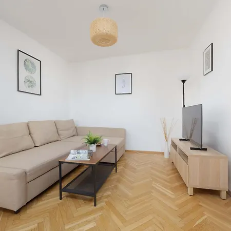 Wola Spacious 3-bedroom Close To The Metro By Renters Βαρσοβία