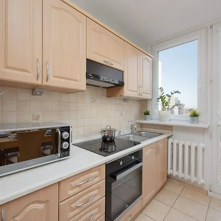 Wola Spacious 3-bedroom Close To The Metro By Renters Διαμέρισμα