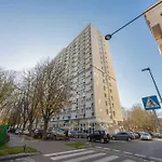 Wola Spacious 3-bedroom Close To The Metro By Renters Apartment *