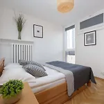 Wola Spacious 3-bedroom Close To The Metro By Renters Διαμέρισμα Βαρσοβία