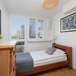 Wola Spacious 3-bedroom Close To The Metro By Renters Διαμέρισμα Βαρσοβία